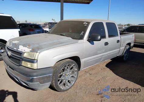 2005 Chevrolet Silverado 1500 Ls z USA, uszkodzony, nr VIN 2GCEC13T451196948